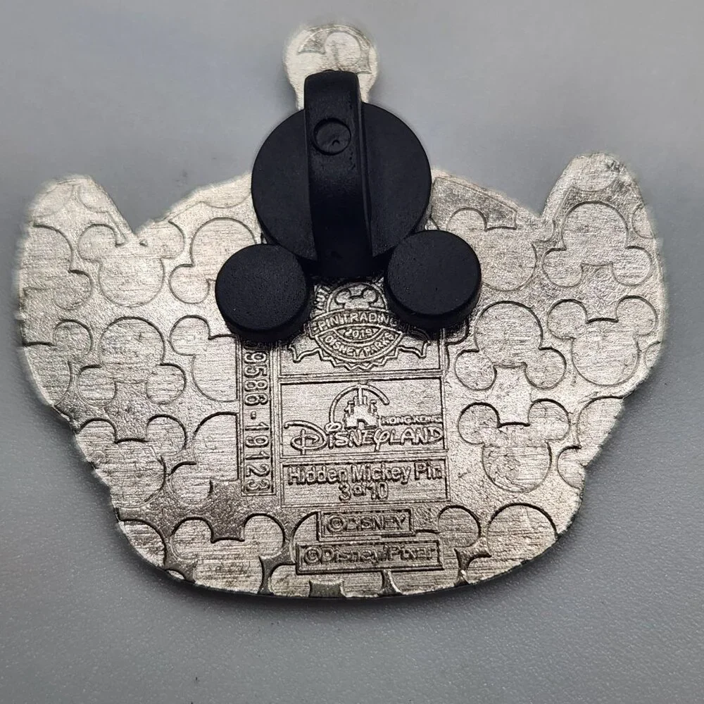 Disney pin trading